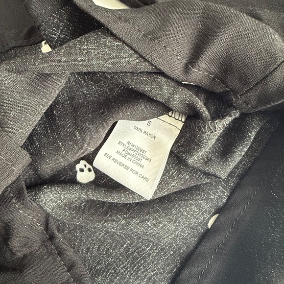 Pink Rose Long Sleeve Button Down with Skull Design - Picture 4 of 8